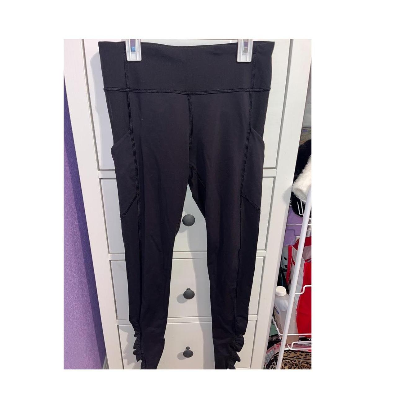 black lululemon race leggings w pockets on the side - Depop