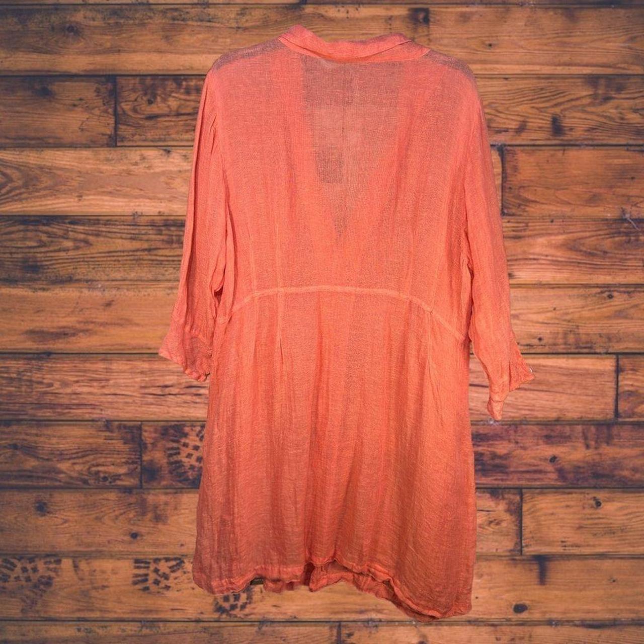 Enhance your wardrobe with this Eileen Fisher coral. Depop