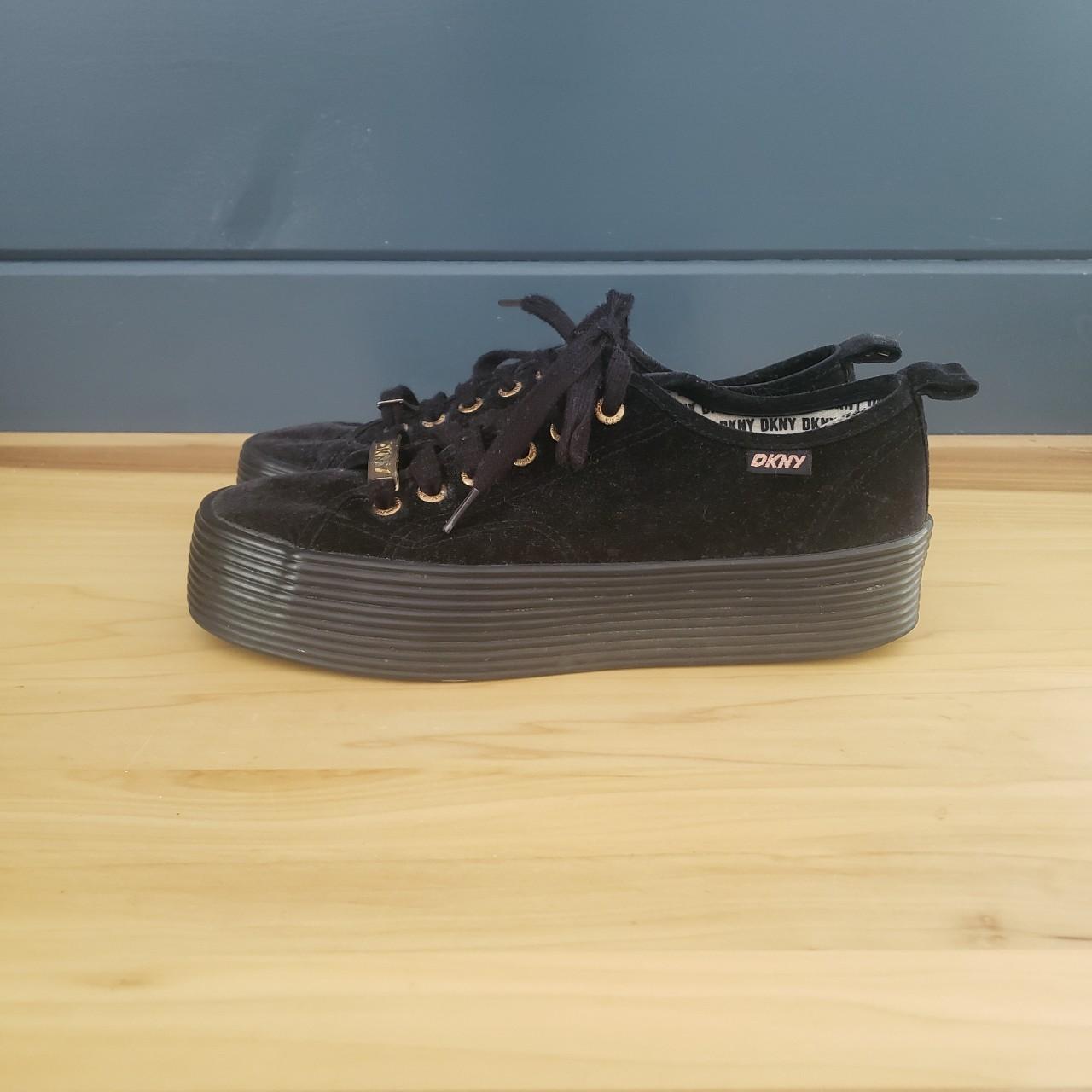 Dkny fashion black tennis shoes