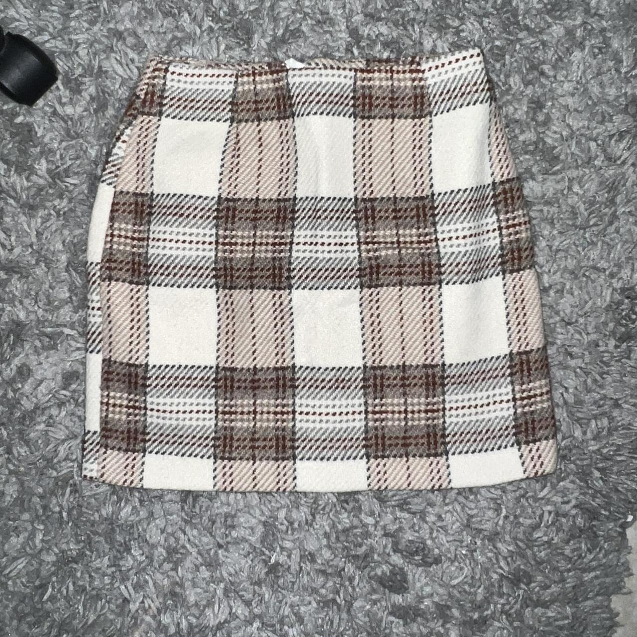 H and clearance m checked skirt