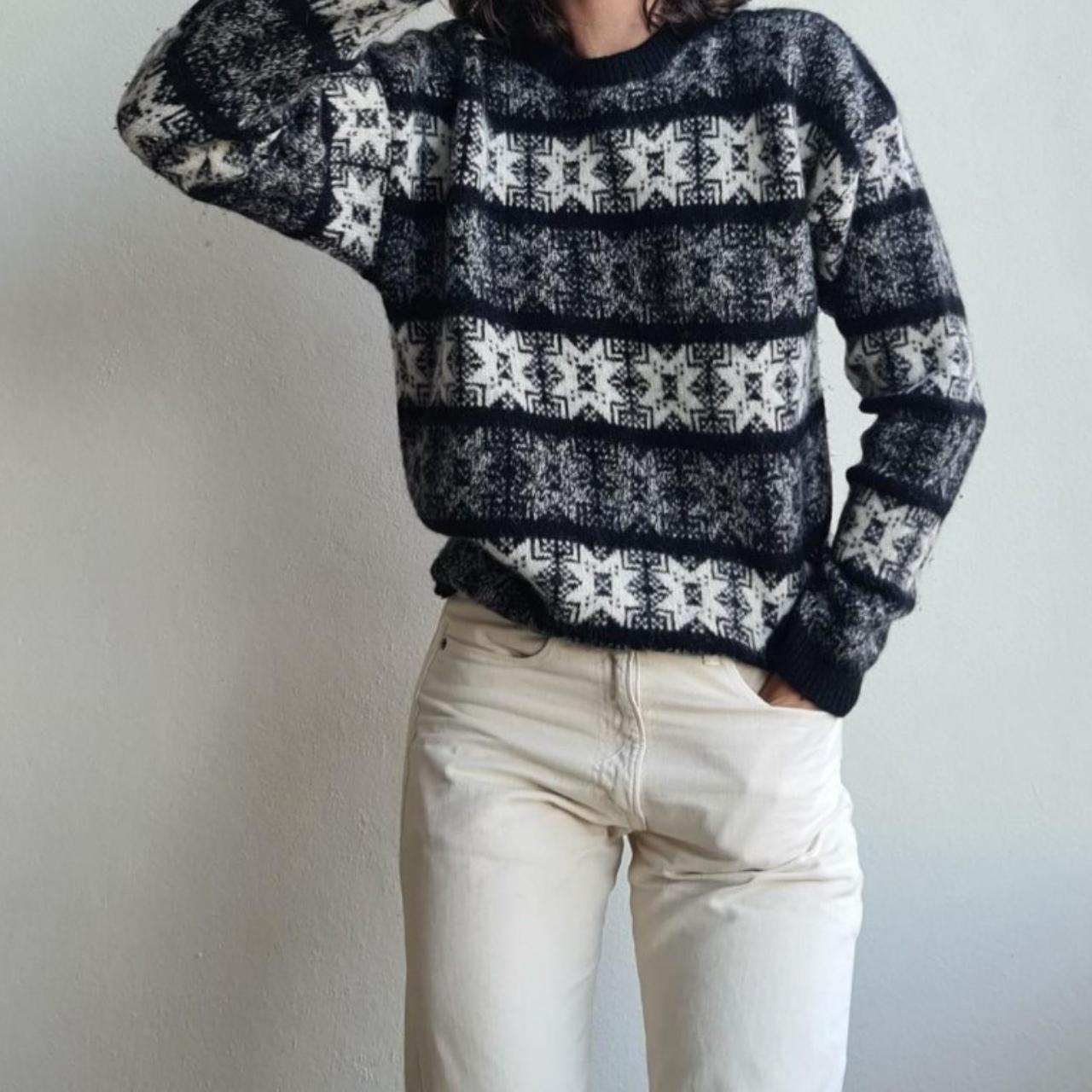 100% pure wool black and white