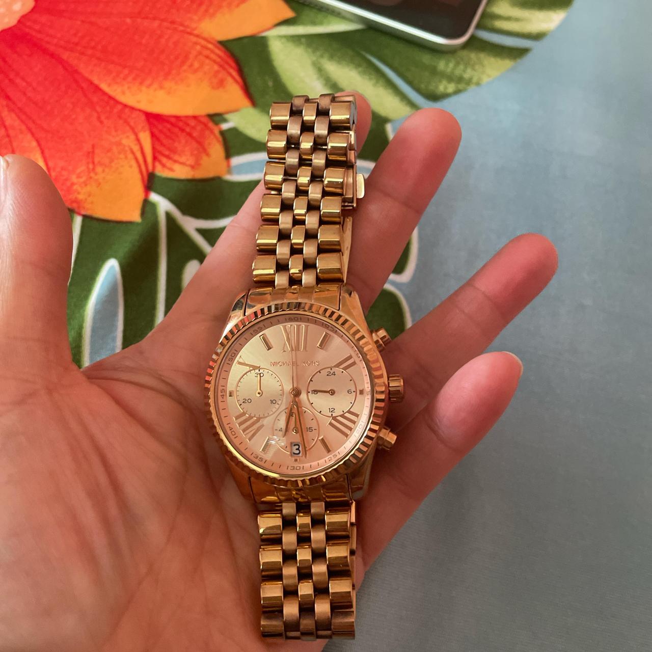 Micheal kors women rose gold watch Will need to