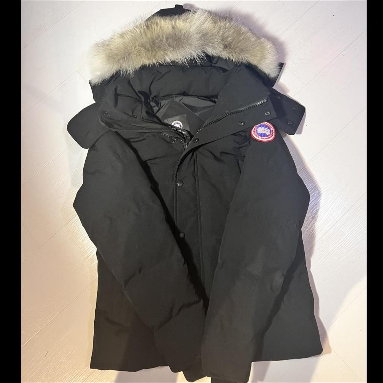 Canada goose whyndham parka black Worn a few times... - Depop