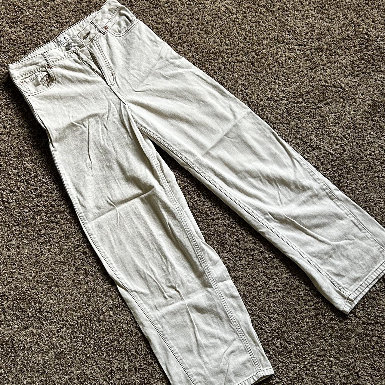 item listed by annacmartino