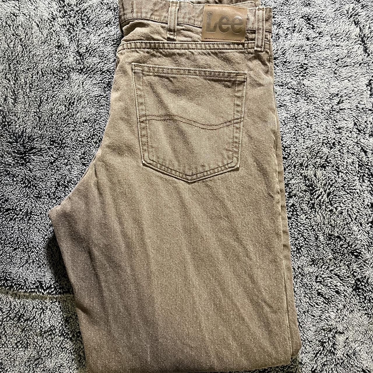 Lee jeans Nice wash to them 9/10 condition Size... - Depop