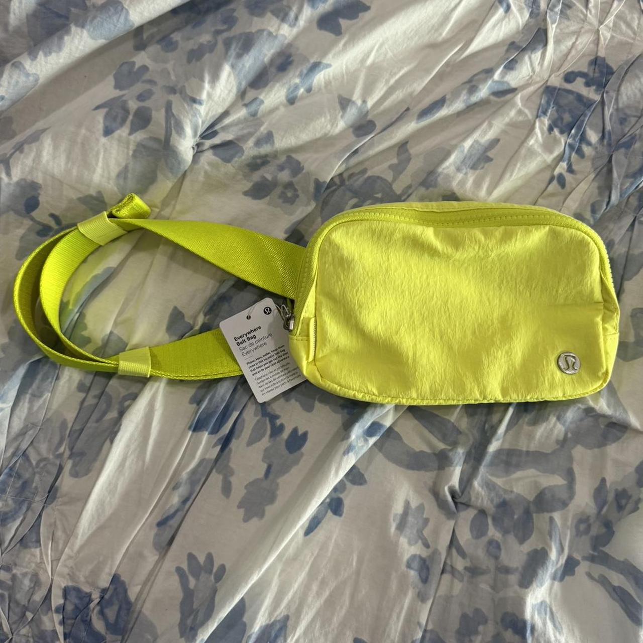 Lululemon Everywhere 2024 Belt Bag - Neon Yellow