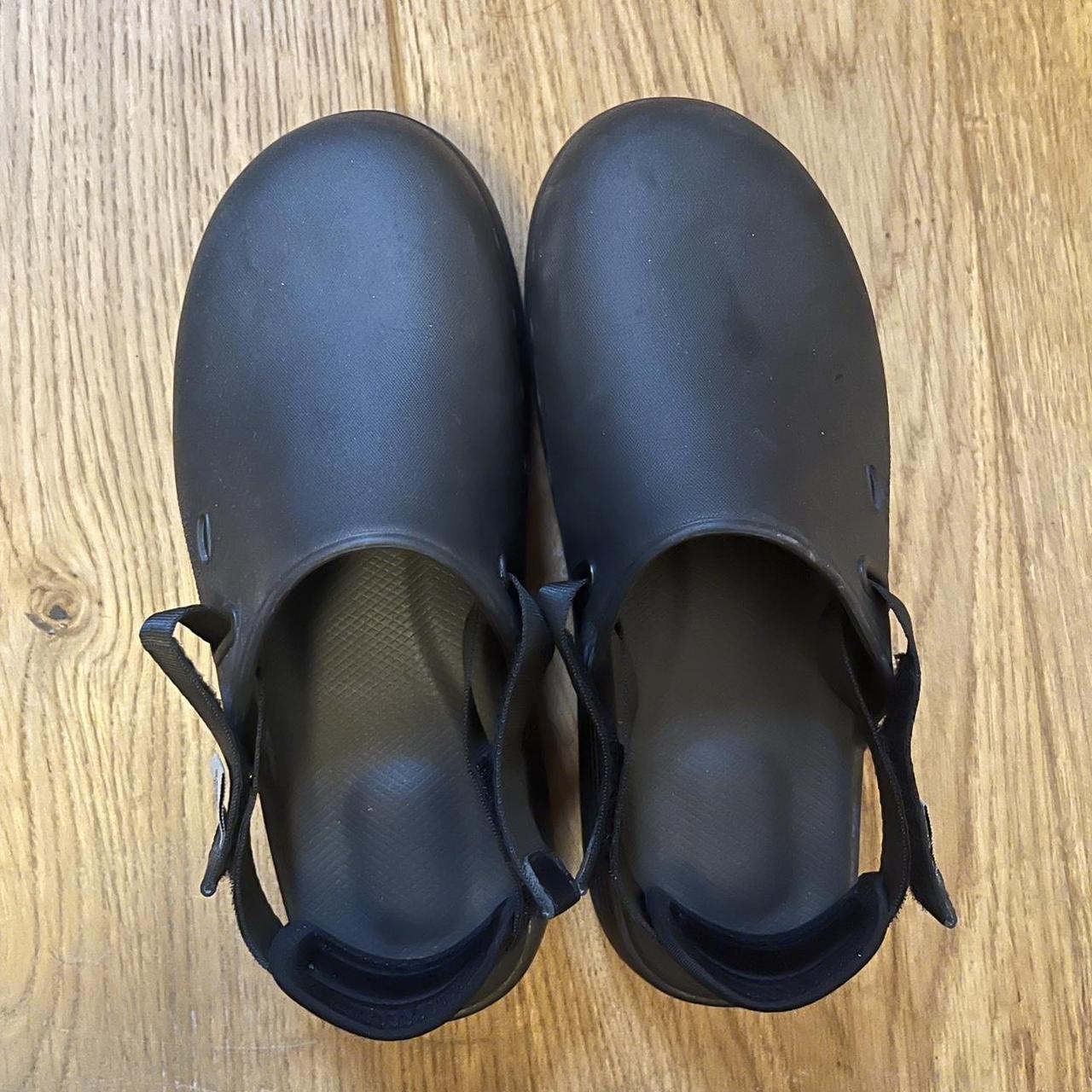 Suicoke Cappo black rubber loafer clogs Size 7 - Depop