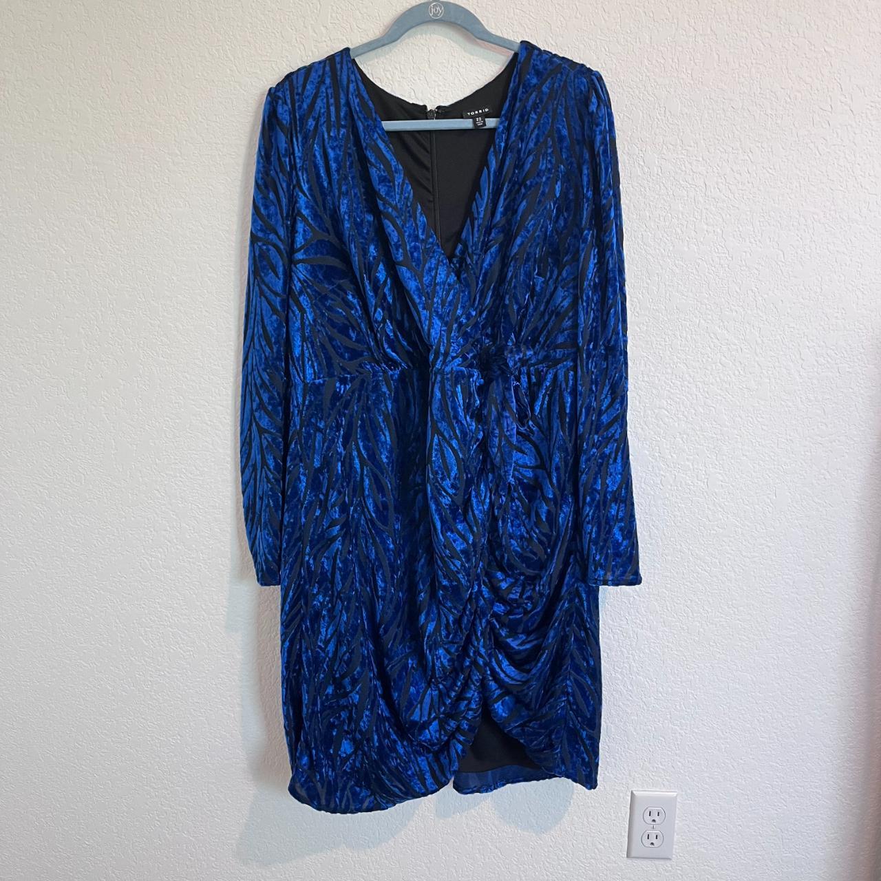 Torrid blue velvet store dress