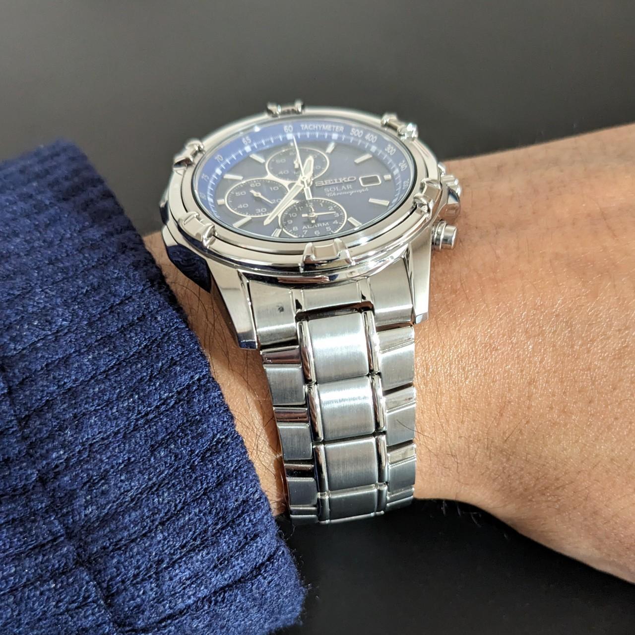 Seiko Men's Silver and Blue Watch (2)