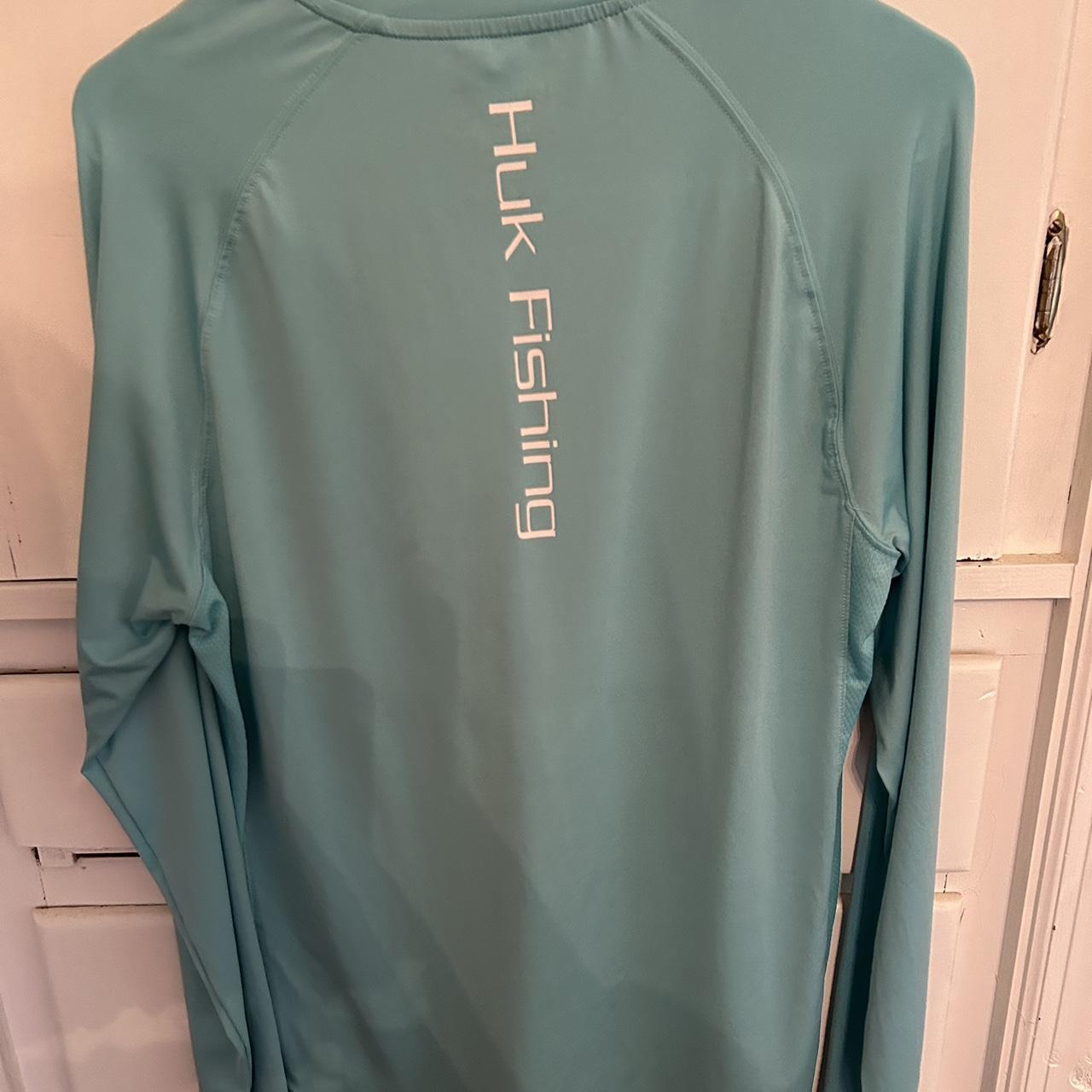 huk fishing shirt (worn once) size small - Depop