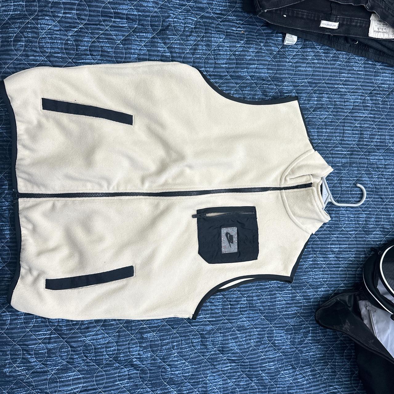 Nike vest