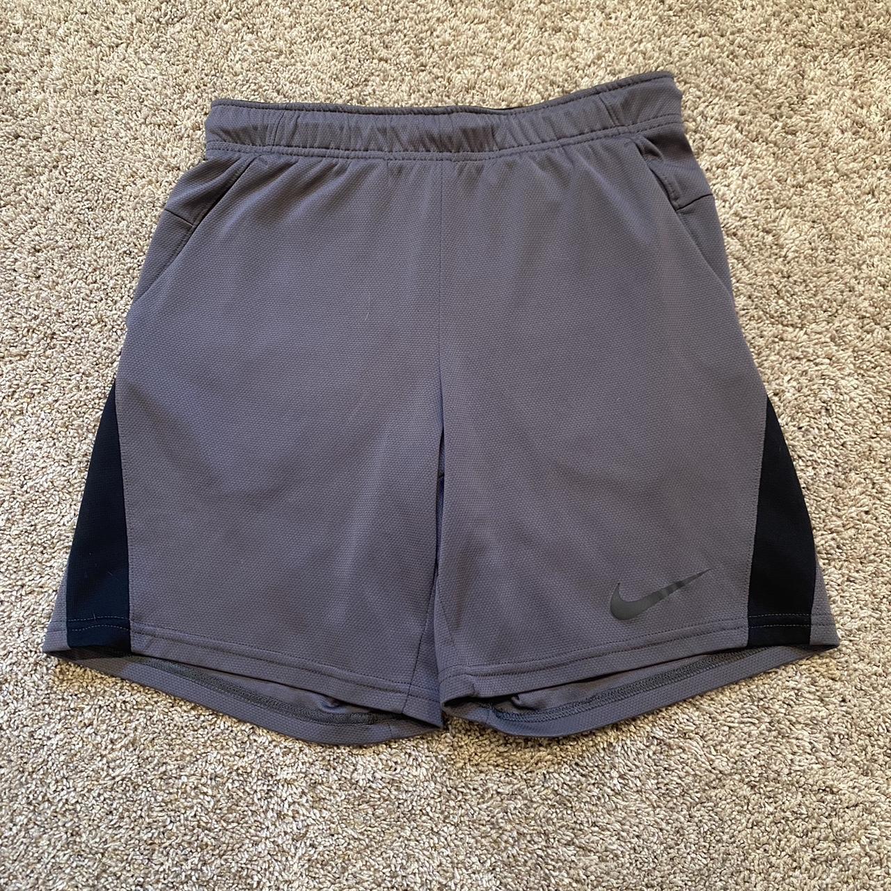 men’s gray nike running shorts small - Depop