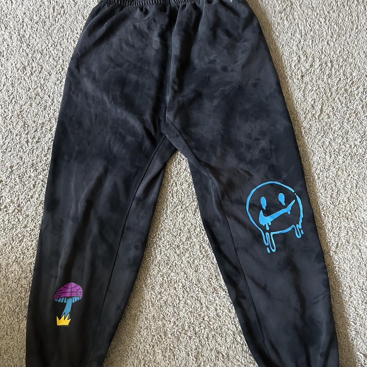 Nike peace love and best sale basketball sweatpants