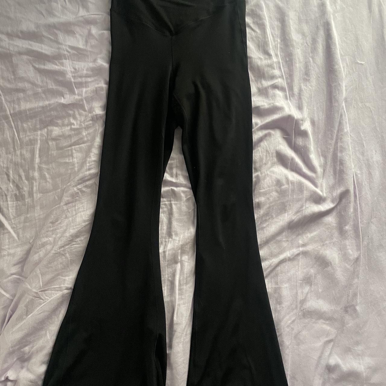 arie crossover flare leggings size small - Depop