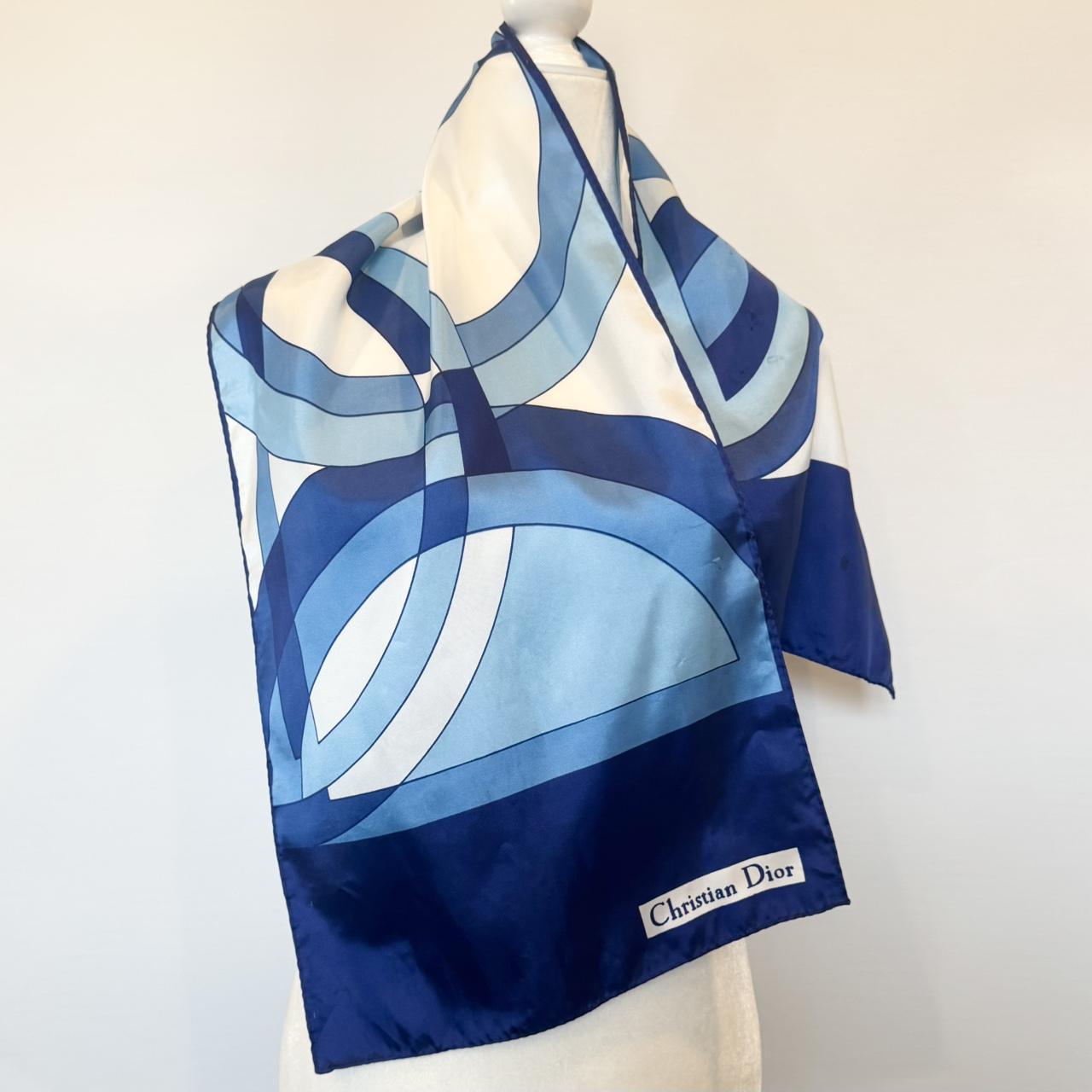 item listed by poshthreads