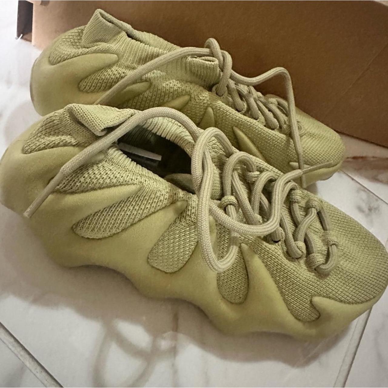 yeezy resin color