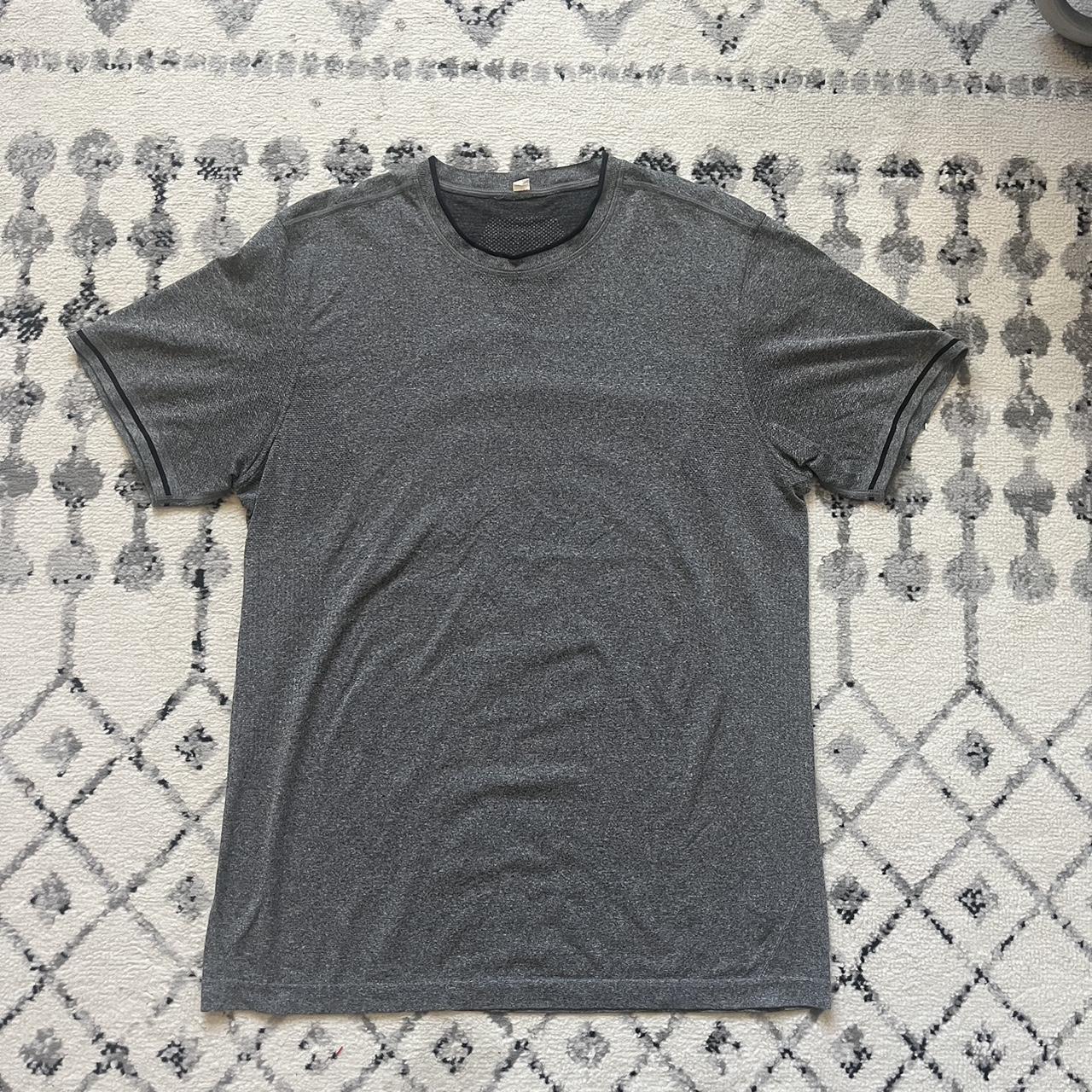 Lululemon Men's Grey T-shirt | Depop