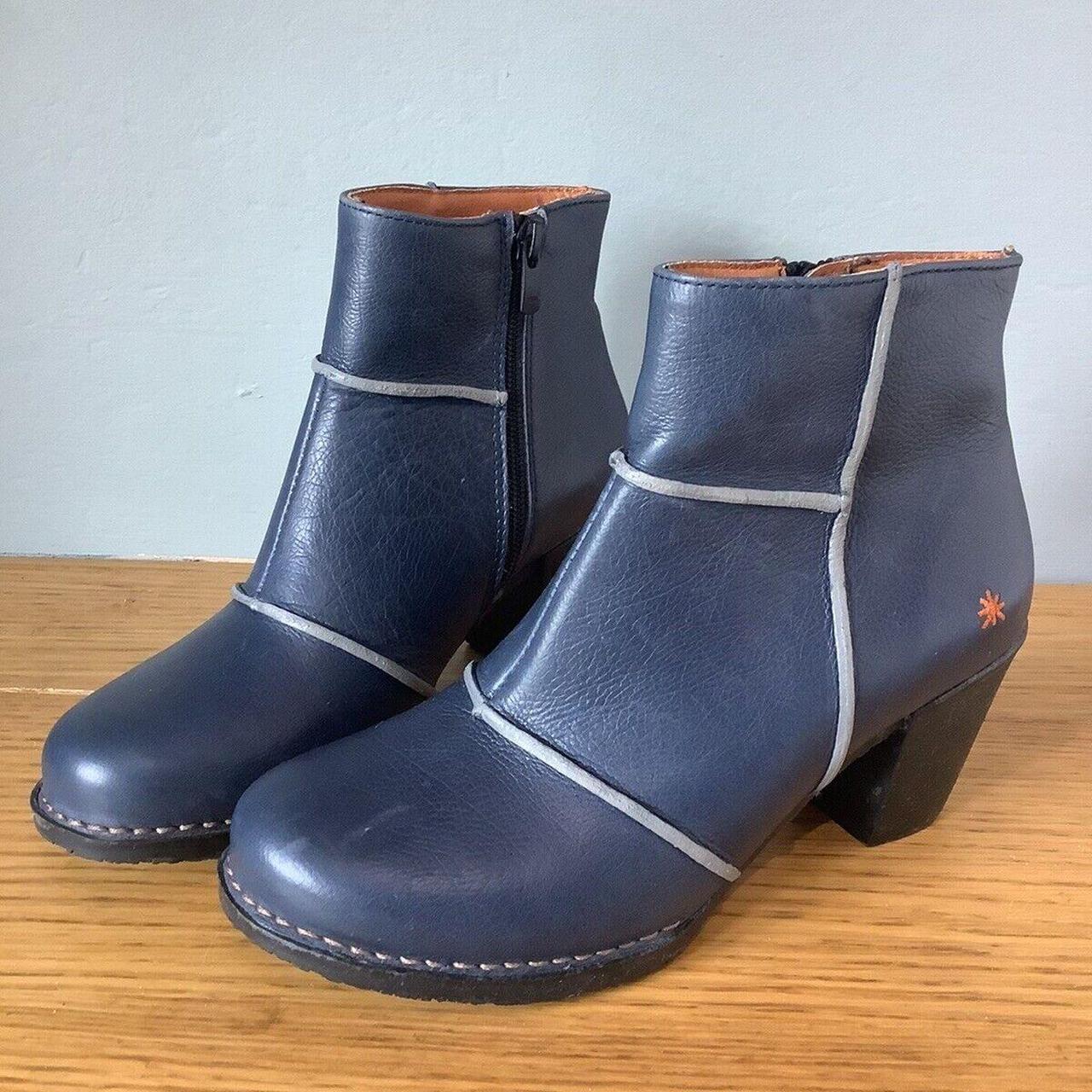 Women's Blue Boots | Depop