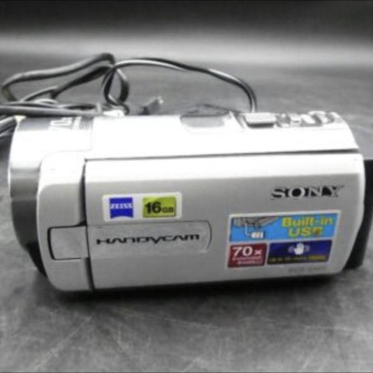 VINTAGE 1995 handycam DCRSX85 😩🤝with... Depop