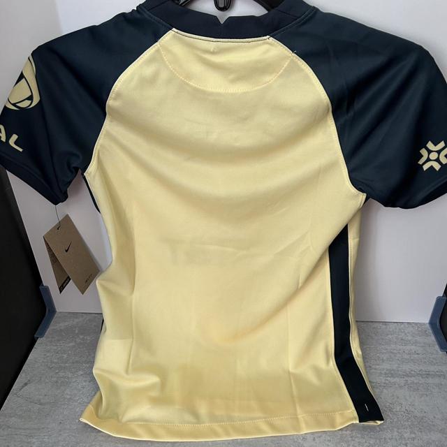 Sz L boys Nike jersey nwt has small rip in front of - Depop