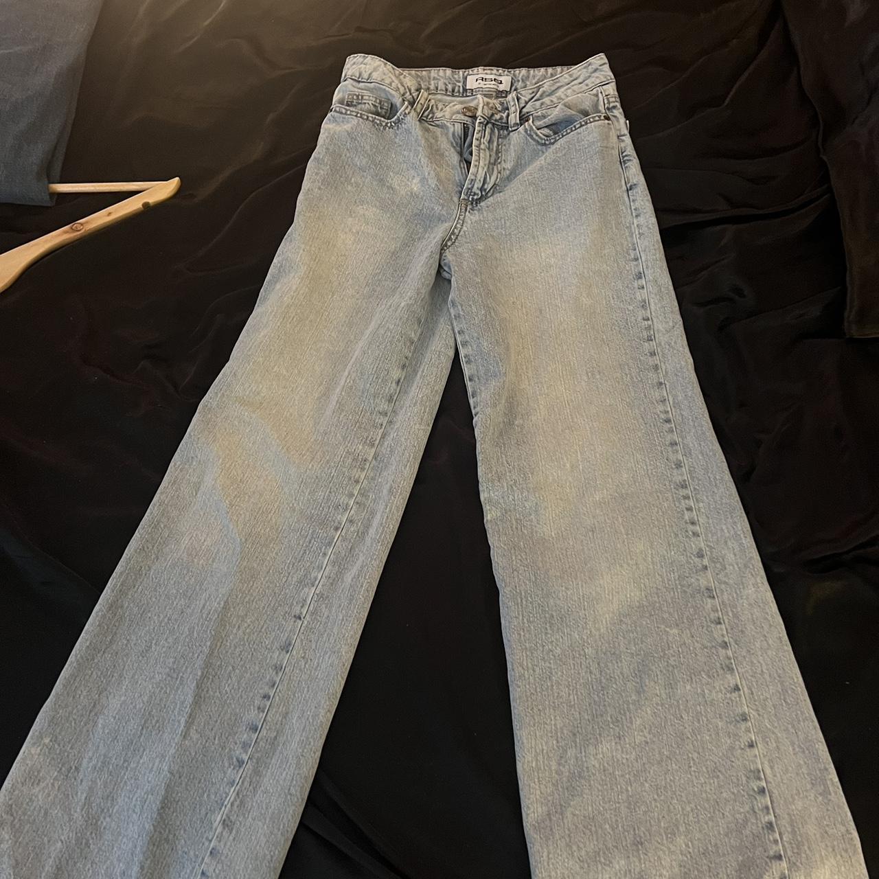 RSQ high rise baggy jeans Size 25 Has a tiny... - Depop
