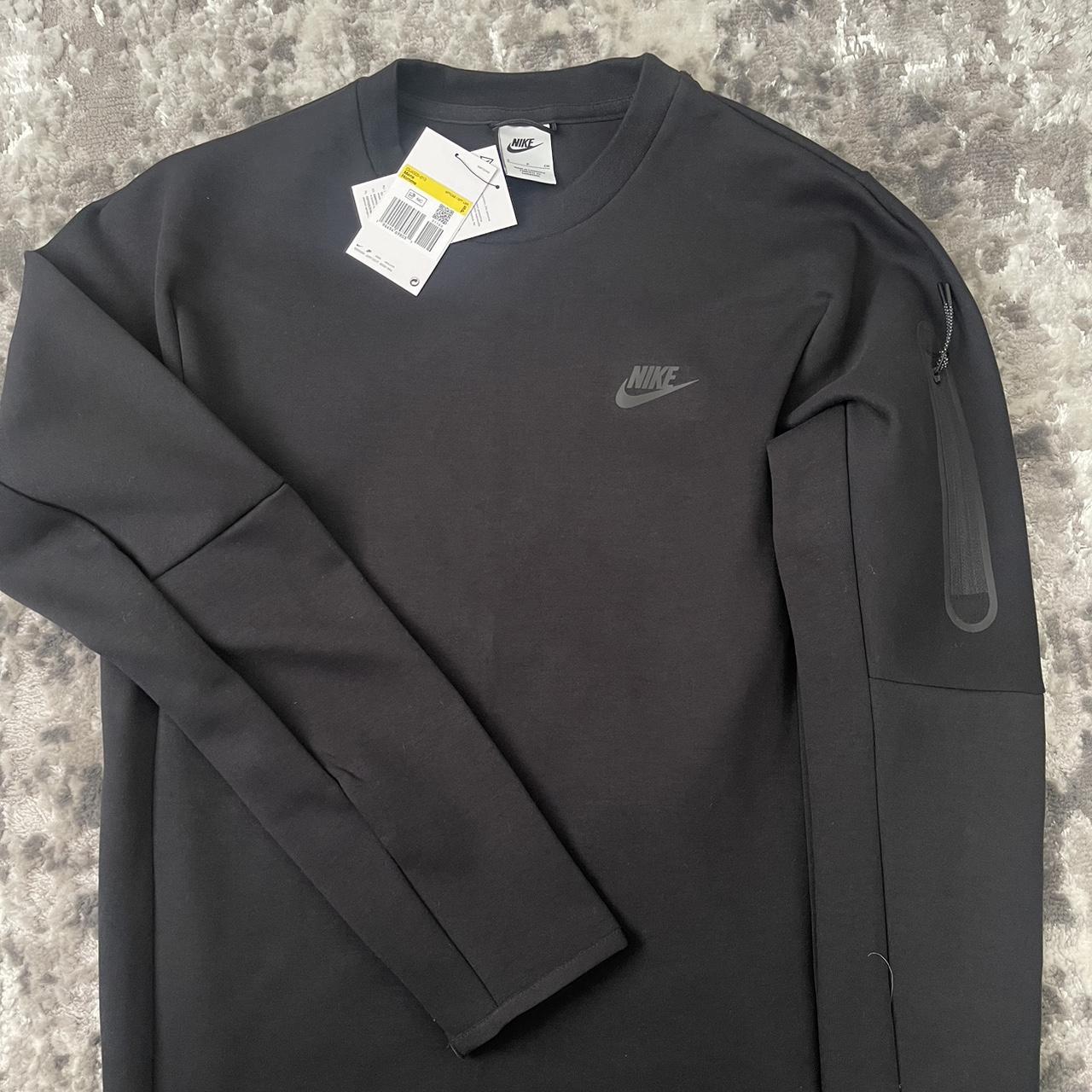 Nike Men’s Tech Fleece Crew Jumper Black RRP... Depop
