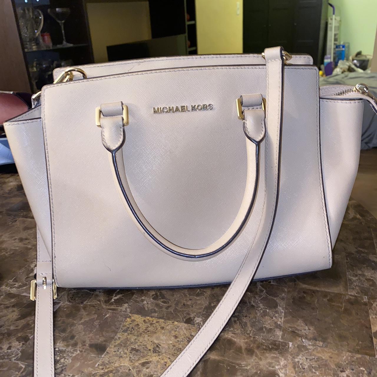 Micheal kors purse cream 2024 color