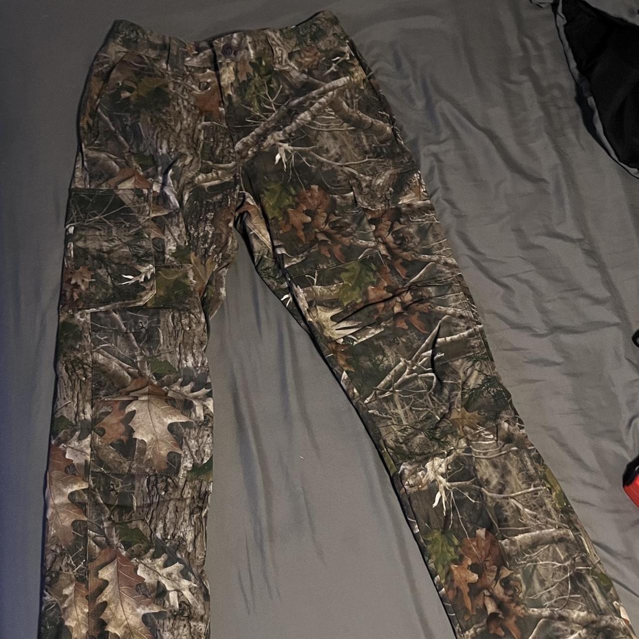 Cabelas Realtree Camo Cargo Pants Wore these 3x... - Depop