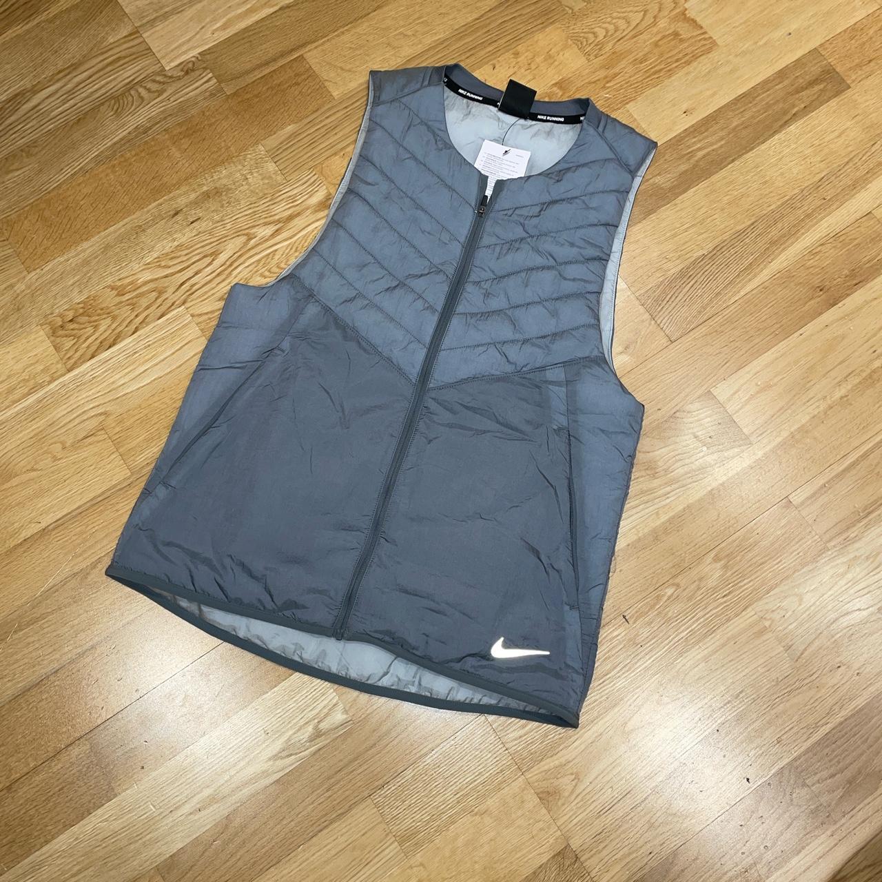 Nike aerolayer body warmer - Depop