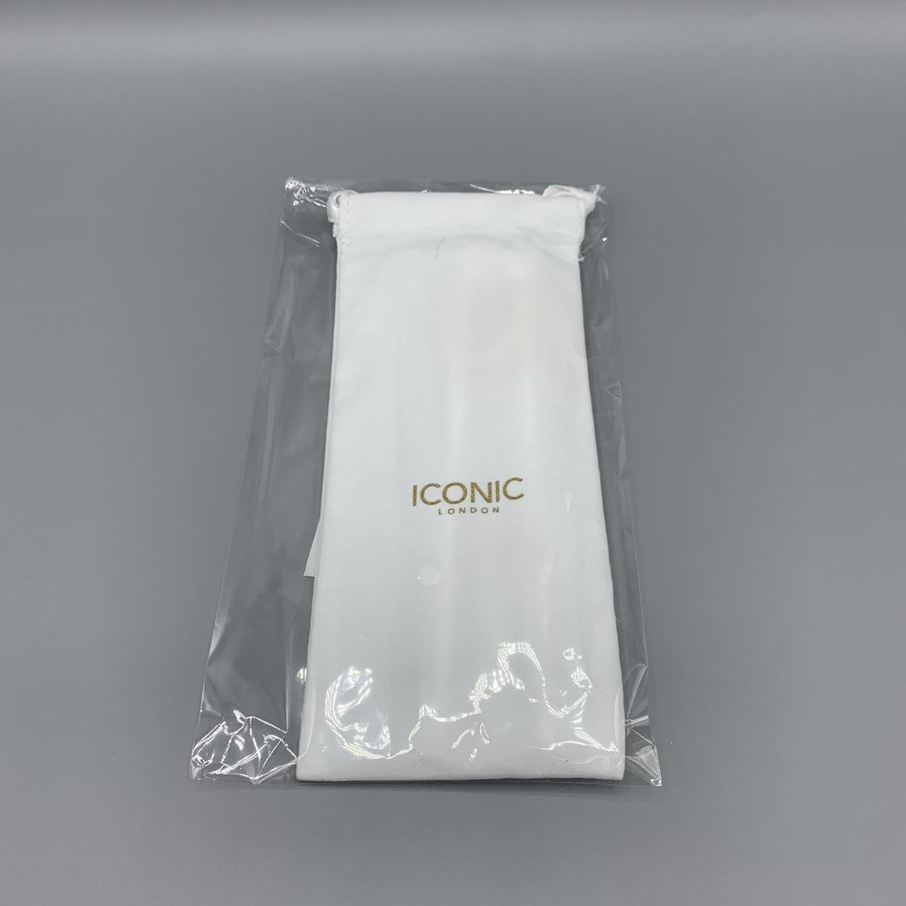 Iconic London White Tools-and-brushes (3)