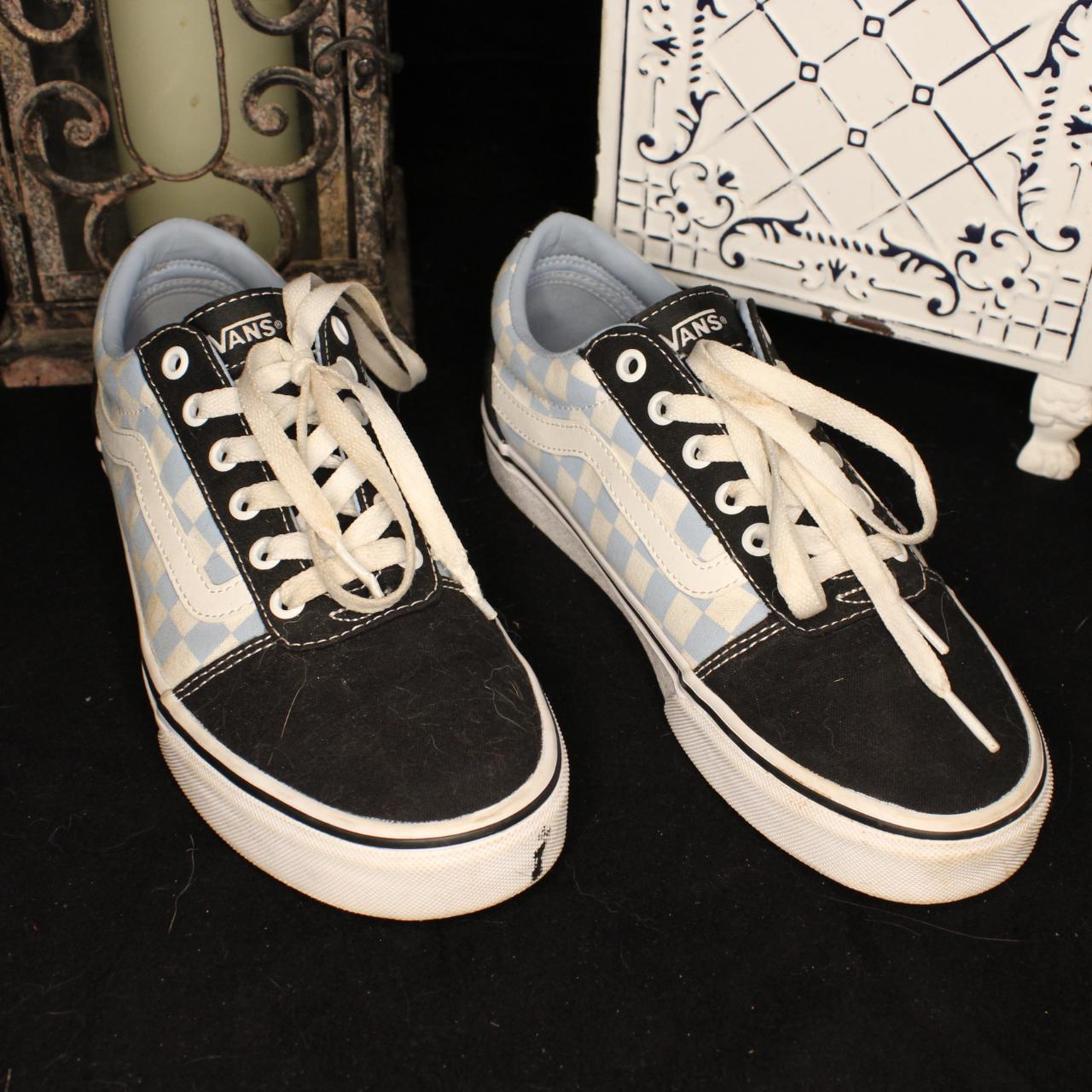 Vans with laces hot sale on the side