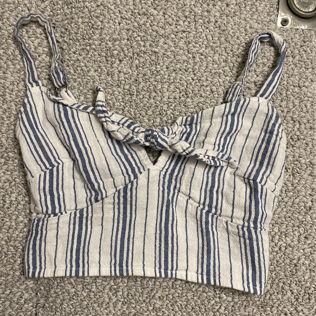 Hollister Co. Women's White and Blue Crop-top | Depop