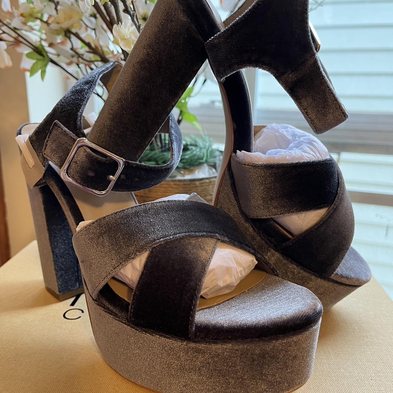 THE MODE COLLECTIVE, Shoes, The Mode Collective Podium Platform Sandal In  Charcoal Velvet