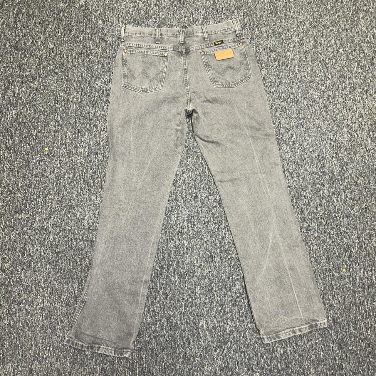 Vintage Grey Wrangler Jeans Size . 32x32 - Depop