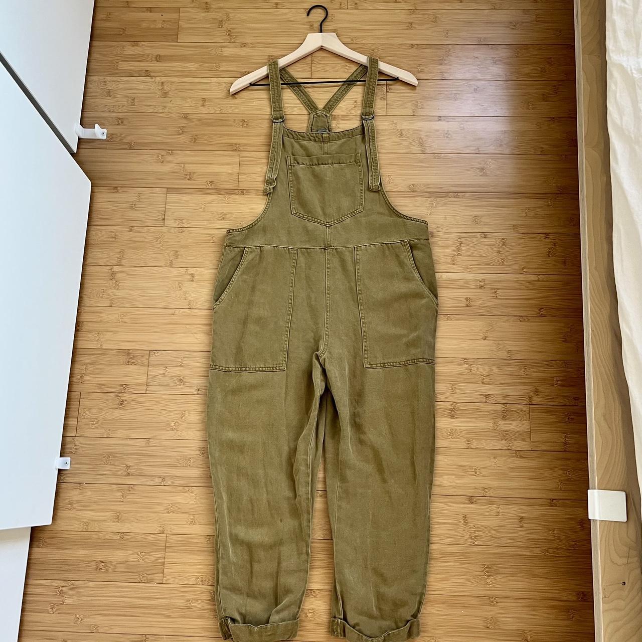 Super soft olive/khaki green overalls. Very comfy... Depop