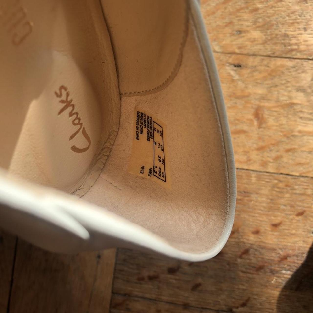 clarks pure tone white