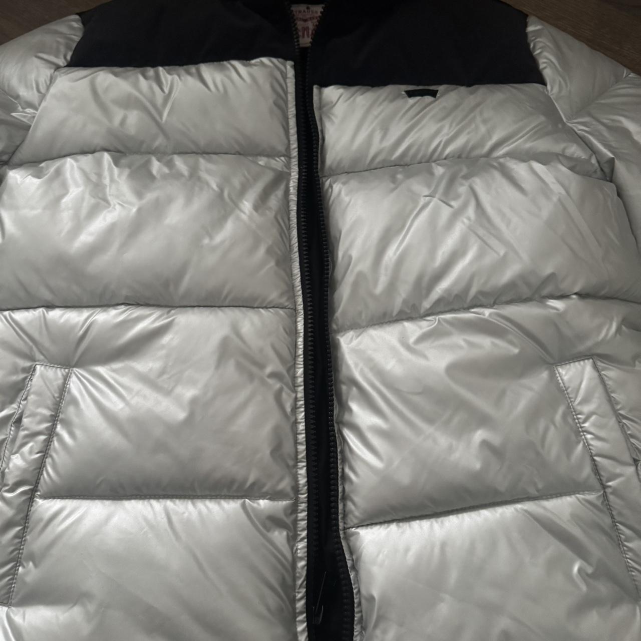 Levi's silver puffer In perfect condition Depop
