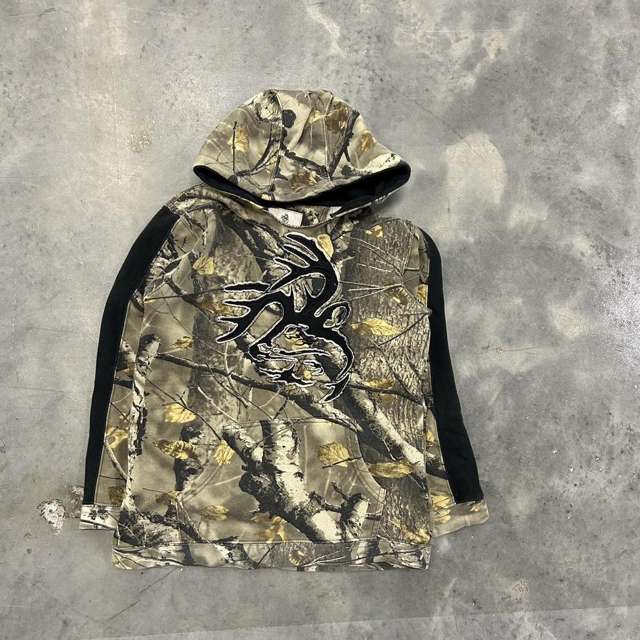 Y2k Camo Hoodie with the deer middle hit and Depop