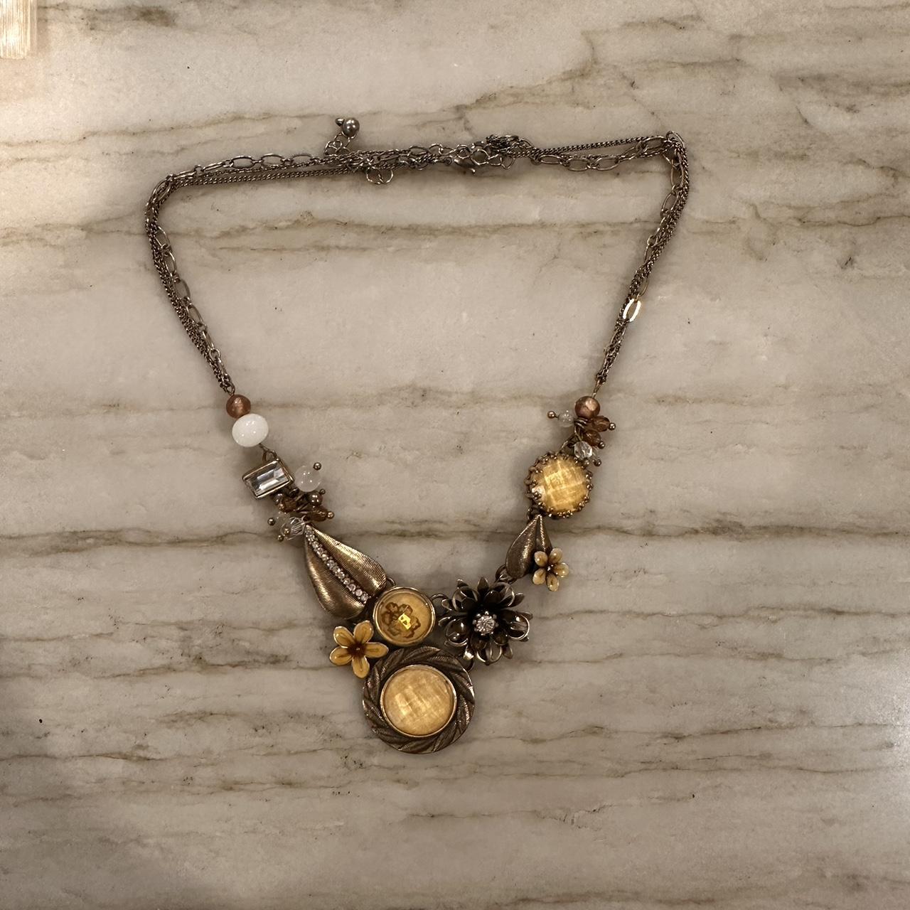 adorable vintage yellow necklace - Depop