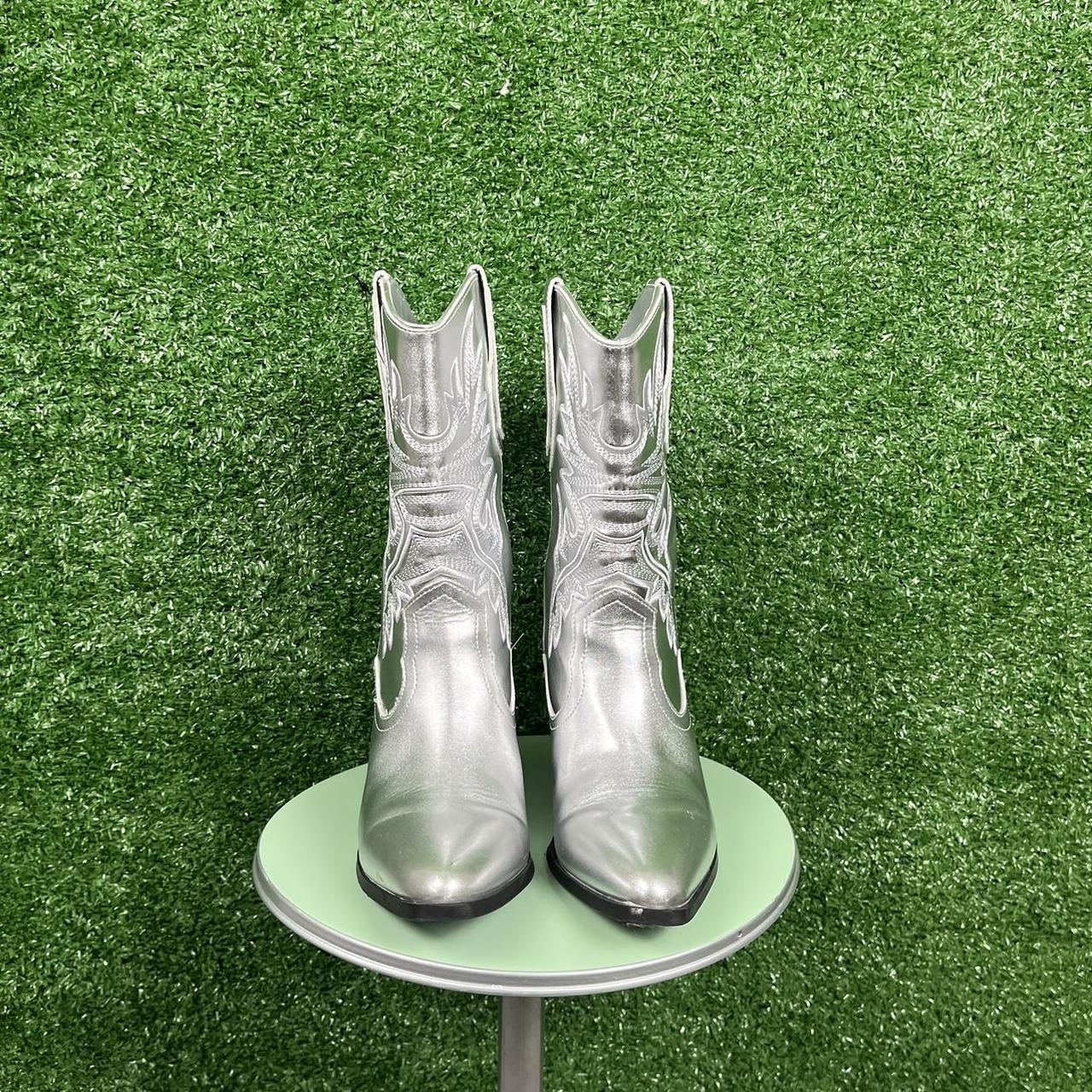 Silver boots forever 21 online