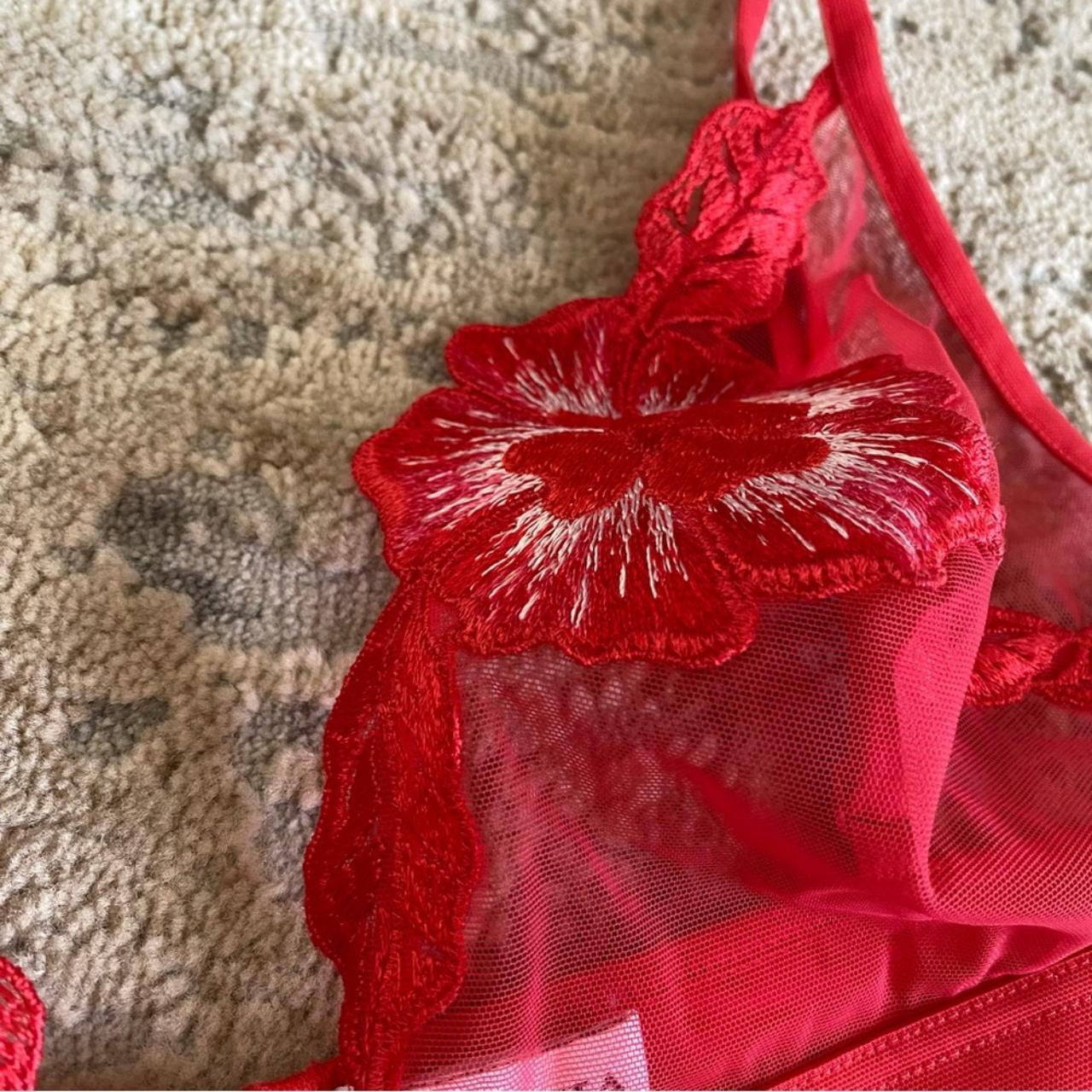 Malizia by La Perla Vintage Sheer Lace Red Wireless... - Depop