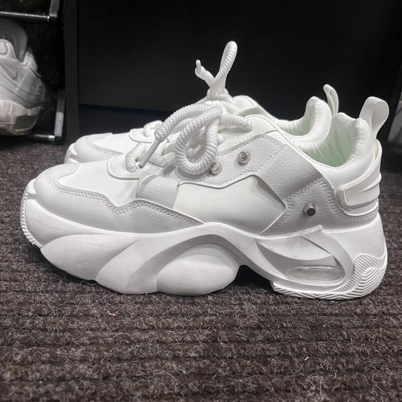 item listed by 012677shi