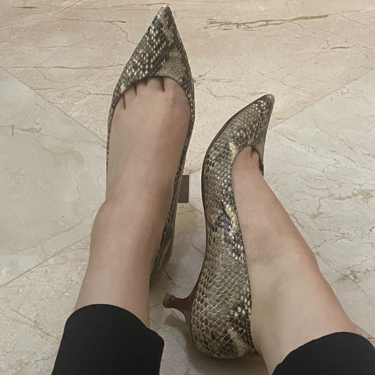 Stuart weitzman clearance snakeskin shoes