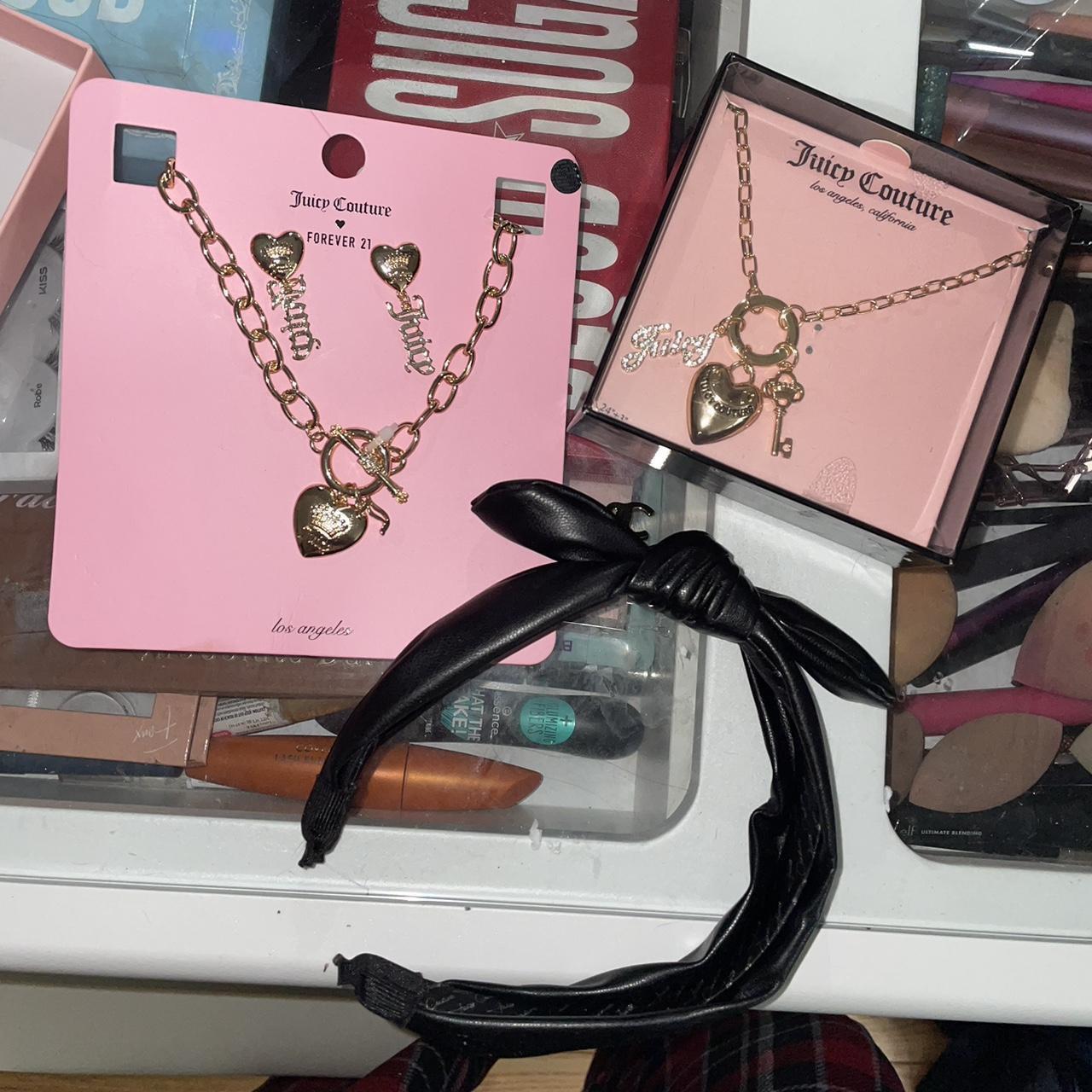 Juicy couture discount bracelet necklace bundle