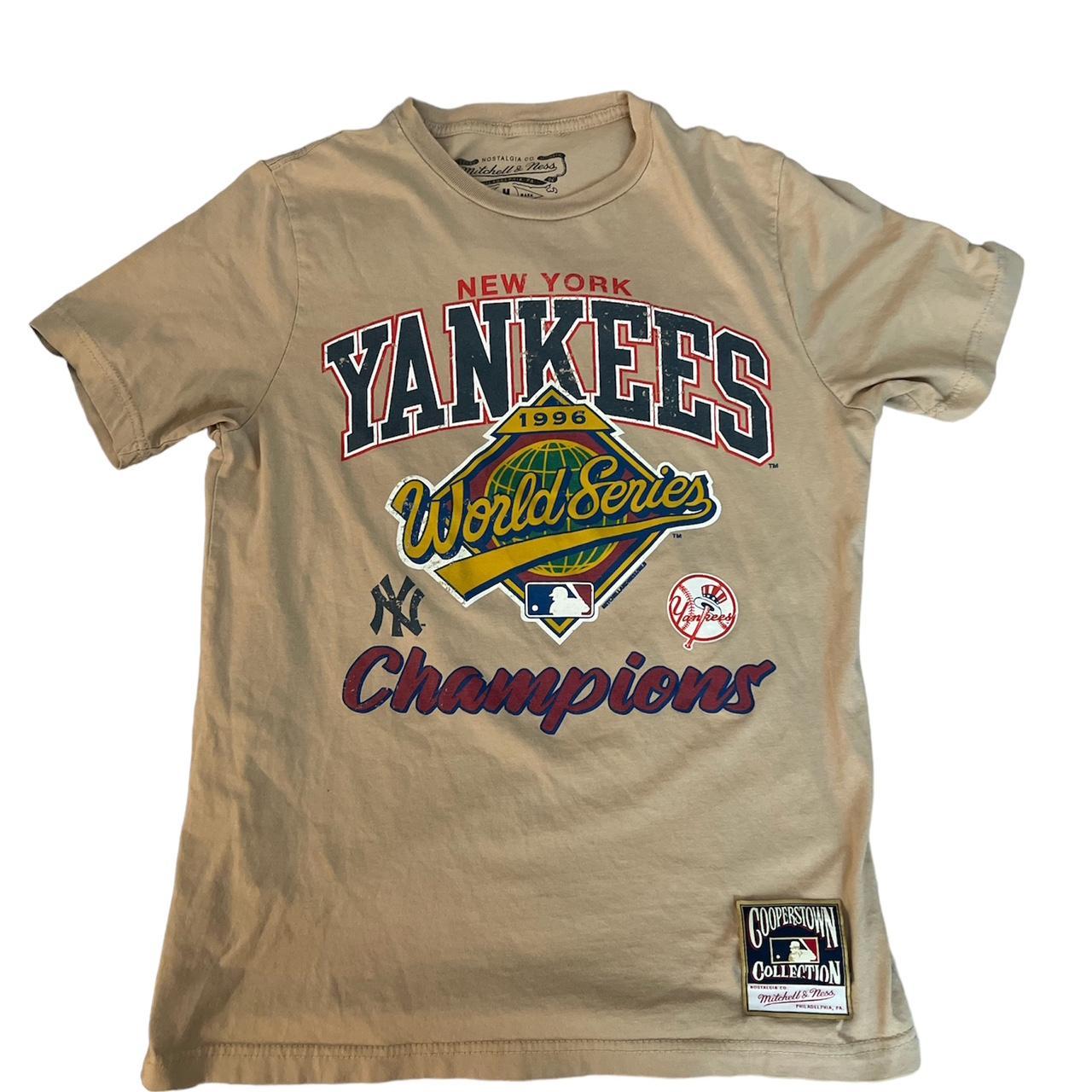 Mitchell & Ness Yankees Champions T-Shirt