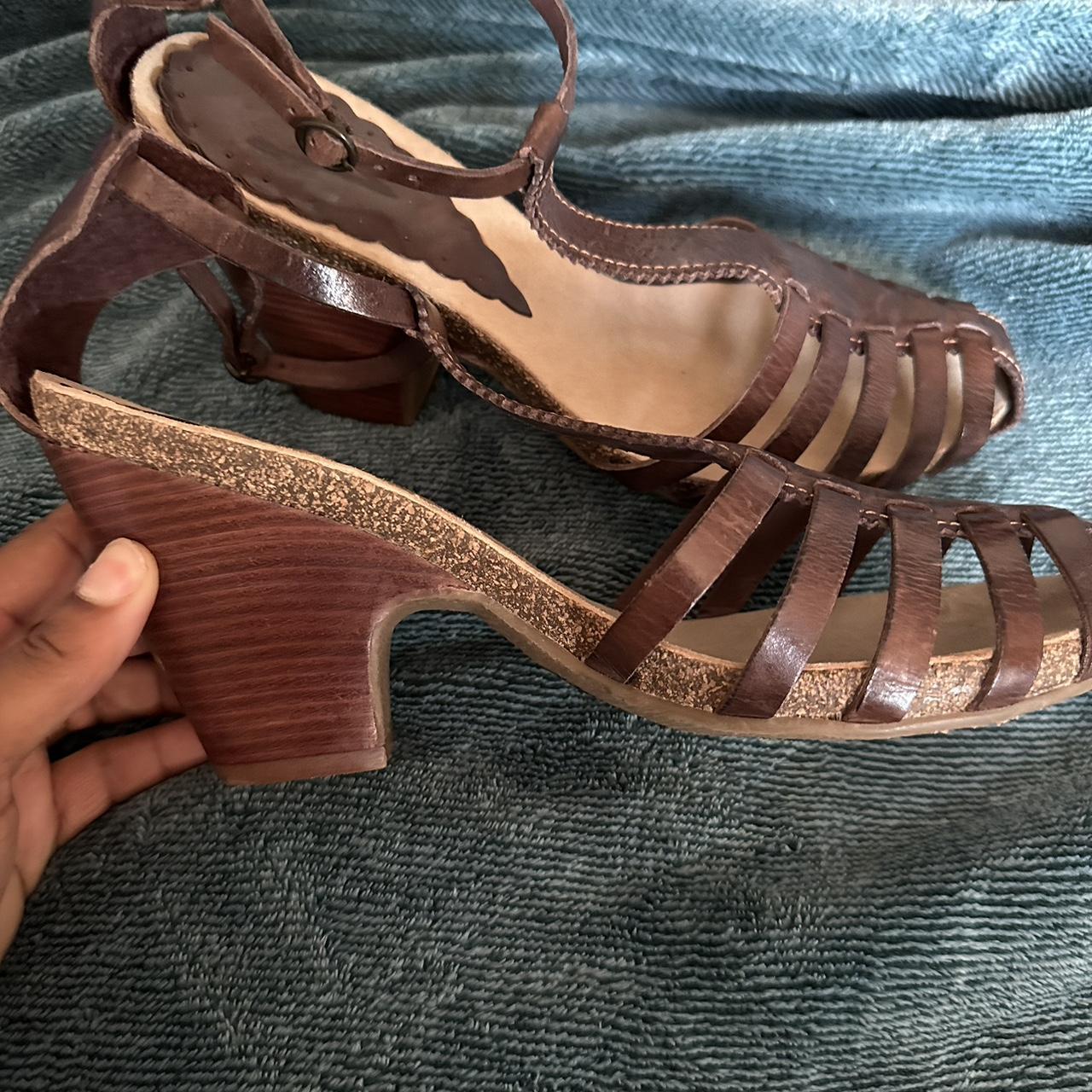Vintage Vince Camuto sandals real leather size 10... - Depop