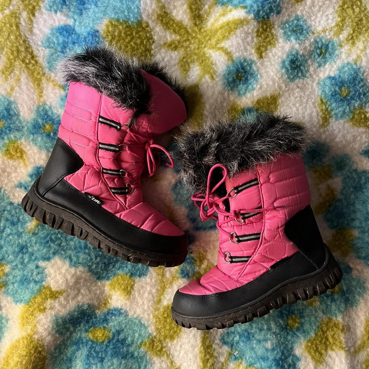Cute hot pink snow boots In great condition !! Size... Depop