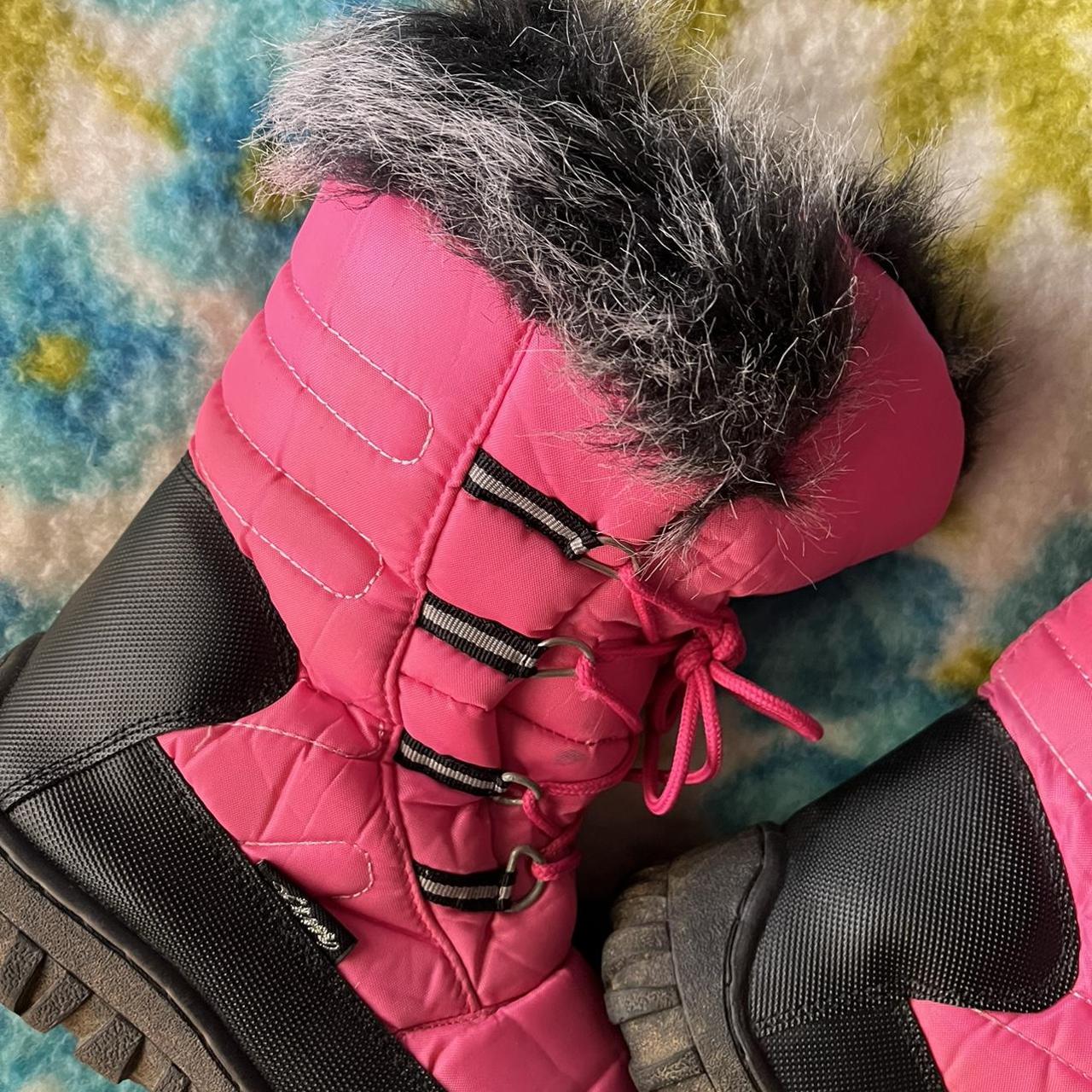 Cute hot pink snow boots In great condition !! Size... Depop