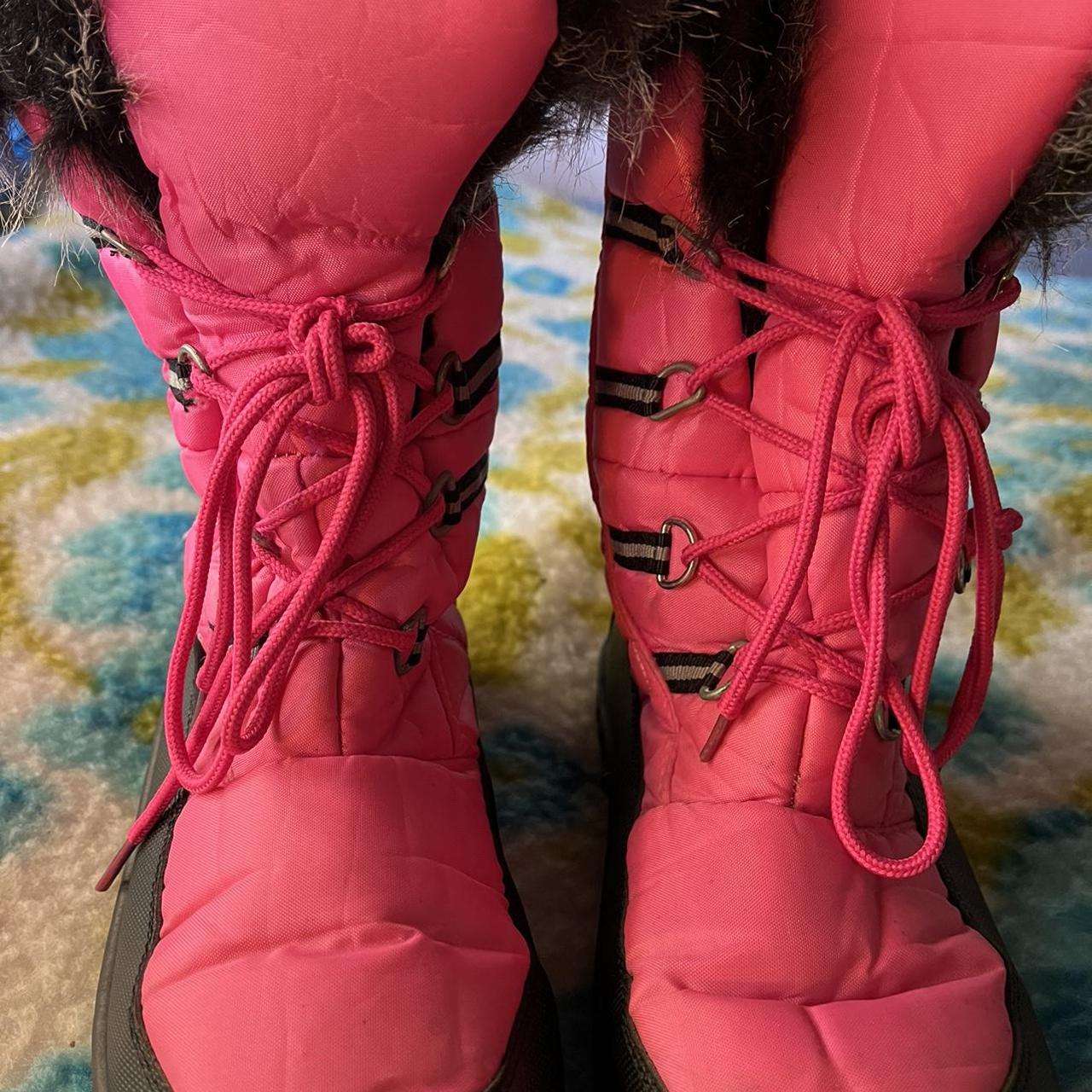 Cute hot pink snow boots In great condition !! Size... Depop