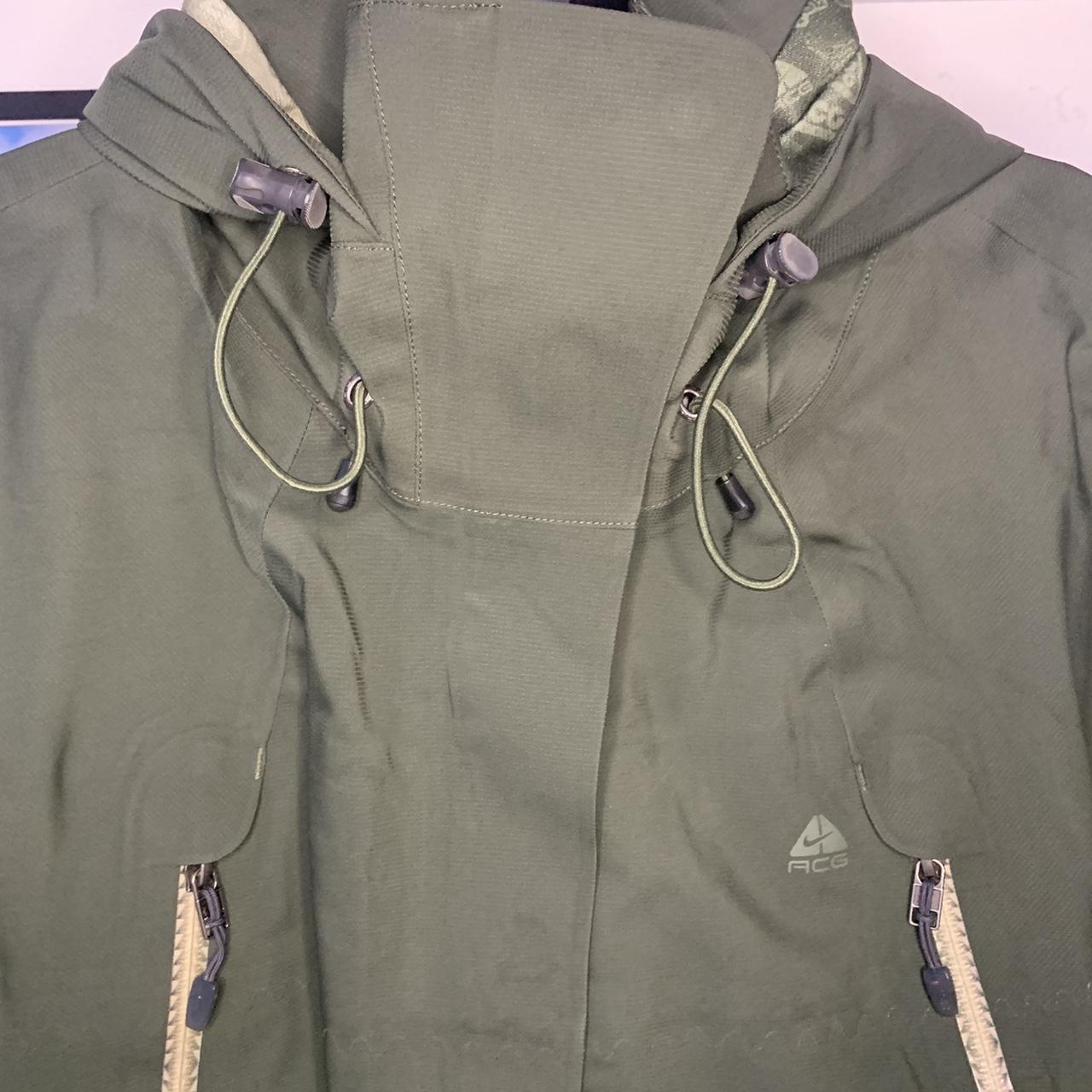 acg windbreaker
